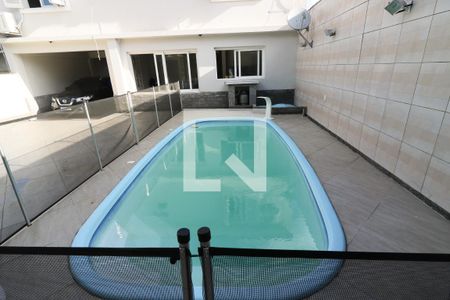 Casa à venda com 700m², 4 quartos e 8 vagasPiscina
