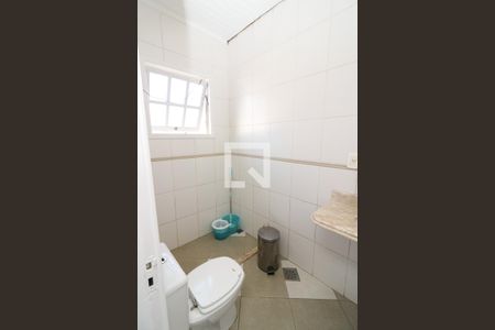 Casa à venda com 700m², 4 quartos e 8 vagasBanheiro 2