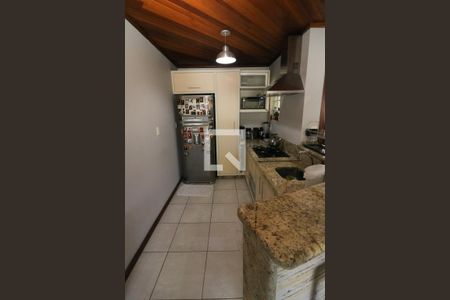 Casa à venda com 700m², 4 quartos e 8 vagasCozinha 1