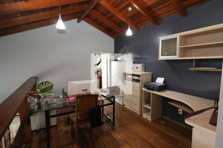 Casa à venda com 700m², 4 quartos e 8 vagasEscritório 1