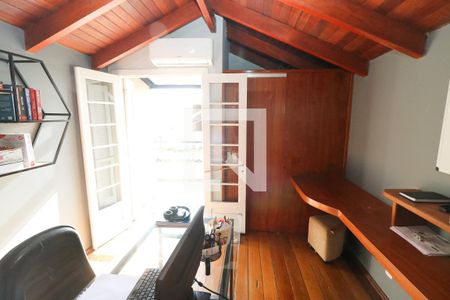 Casa à venda com 700m², 4 quartos e 8 vagasEscritório 2