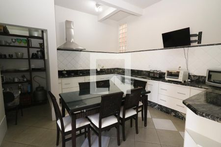 Casa à venda com 700m², 4 quartos e 8 vagasCozinha 2