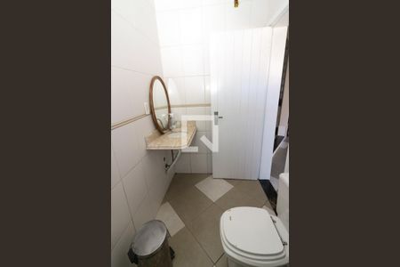 Casa à venda com 700m², 4 quartos e 8 vagasBanheiro 2