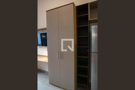 Apartamento à venda com 26m², 1 quarto e sem vagaQuarto - Armários