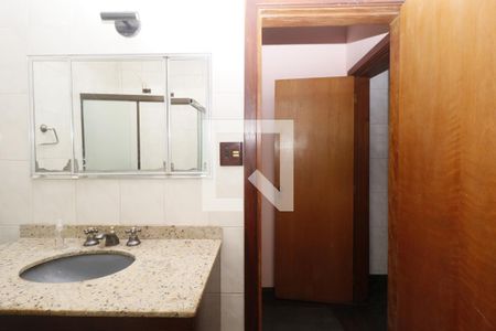 Casa à venda com 250m², 3 quartos e 2 vagasBanheiro 2