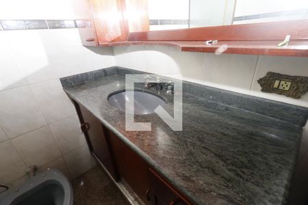 Casa à venda com 250m², 3 quartos e 2 vagasBanheiro 1 - Detalhe