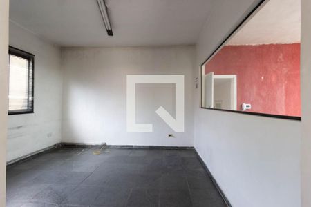 Quarto 1 de casa para alugar com 3 quartos, 400m² em Vila Dorna, São Paulo