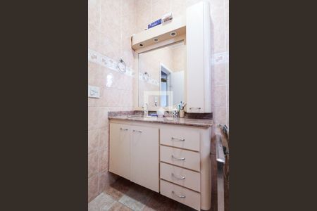 Casa à venda com 127m², 3 quartos e 2 vagasBanheiro 