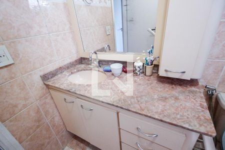 Casa à venda com 127m², 3 quartos e 2 vagasBanheiro 