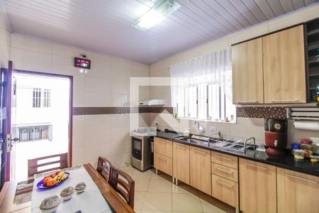 Casa à venda com 200m², 3 quartos e 2 vagasCasa 1 Cozinha