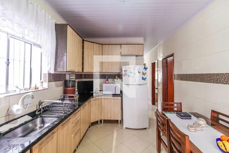 Casa à venda com 200m², 3 quartos e 2 vagasCasa 1 Cozinha