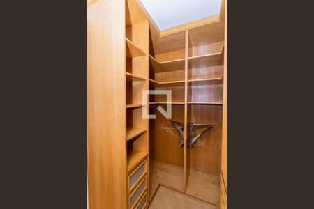 Apartamento para alugar com 74m², 2 quartos e 2 vagas Apartamento para alugar com 74m², 2 quartos e 2 vagasCloset suite