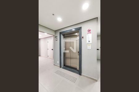 Apartamento para alugar com 45m², 2 quartos e sem vaga Apartamento para alugar com 45m², 2 quartos e sem vagaÁrea Comum - Elevador