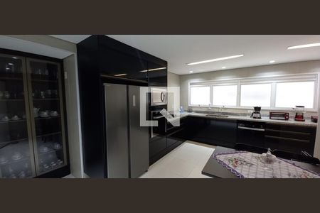 Apartamento à venda com 238m², 4 quartos e 4 vagas Apartamento à venda com 238m², 4 quartos e 4 vagasCozinha