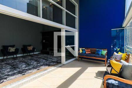 Apartamento à venda com 238m², 4 quartos e 4 vagas Apartamento à venda com 238m², 4 quartos e 4 vagasVaranda