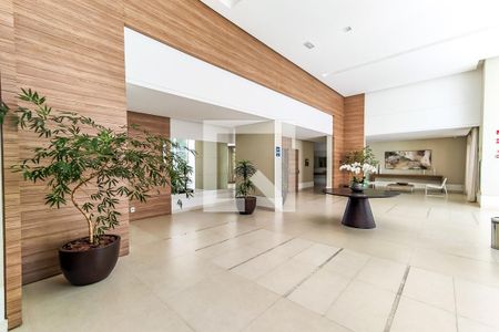 Apartamento à venda com 238m², 4 quartos e 4 vagas Apartamento à venda com 238m², 4 quartos e 4 vagasÁrea Comum - Hall Social