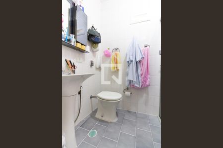 Casa à venda com 148m², 4 quartos e 1 vagaBanheiro 2