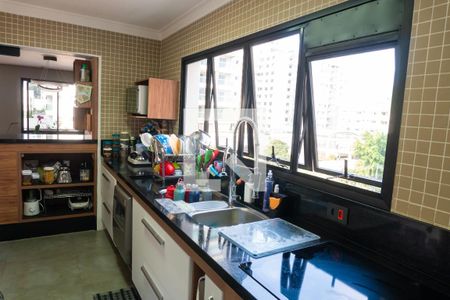Apartamento à venda com 150m², 3 quartos e 2 vagasCozinha