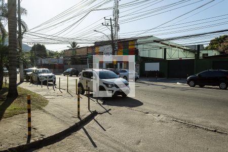 Vista da Rua de apartamento para alugar com 2 quartos, 48m² em Campo Grande, Rio de Janeiro