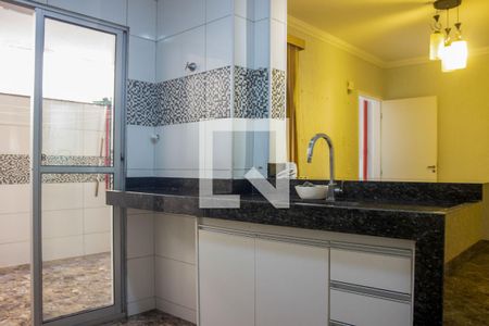 Cozinha de apartamento para alugar com 2 quartos, 65m² em Morada da Colina, Uberlândia