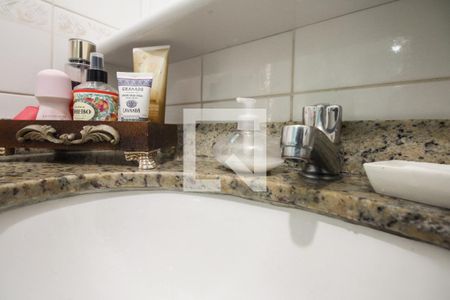 Banheiro  de apartamento para alugar com 3 quartos, 56m² em Vila Zilda, São Paulo