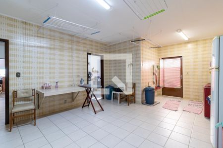 Casa à venda com 400m², 3 quartos e 2 vagasÁrea de Serviço