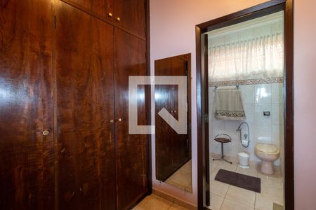 Casa à venda com 400m², 3 quartos e 2 vagasCloset da Suíte