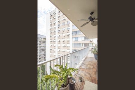 Apartamento à venda com 220m², 4 quartos e 2 vagasVaranda