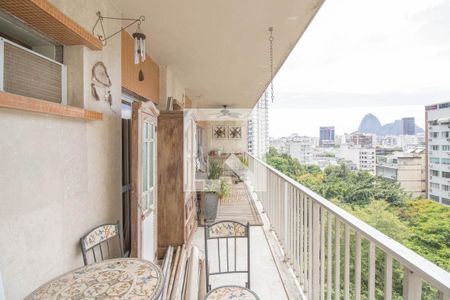 Apartamento à venda com 220m², 4 quartos e 2 vagasVaranda