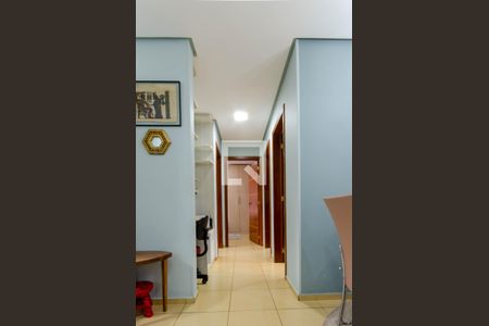 Corredor de apartamento à venda com 3 quartos, 80m² em Cavalhada, Porto Alegre