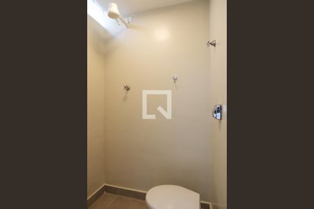Apartamento para alugar com 90m², 2 quartos e 1 vaga Apartamento para alugar com 90m², 2 quartos e 1 vagaBanheiro de serviço