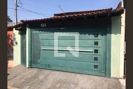 Casa para alugar com 230m², 3 quartos e 2 vagasFachada