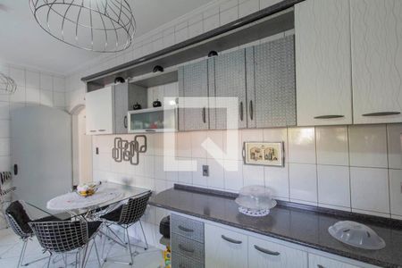 Casa para alugar com 230m², 3 quartos e 2 vagasCozinha