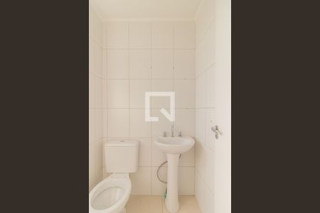 Banheiro de apartamento à venda com 3 quartos, 67m² em Santo Antônio, Porto Alegre