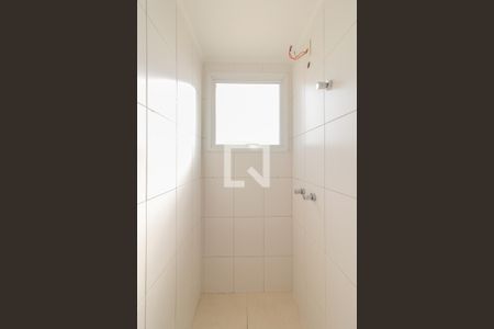 Banheiro de apartamento à venda com 3 quartos, 67m² em Santo Antônio, Porto Alegre