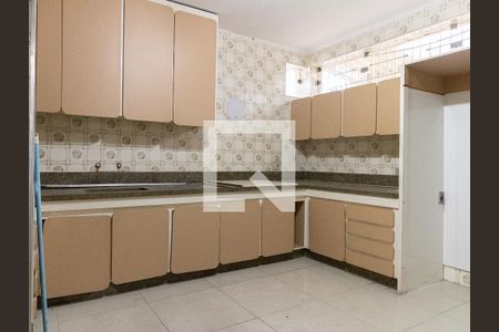 Casa para alugar com 378m², 6 quartos e 3 vagasCozinha - Armários