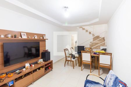Sala de casa para alugar com 2 quartos, 75m² em Jardim Fernandes, São Paulo