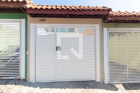 Casa para alugar com 75m², 2 quartos e 2 vagas Casa para alugar com 75m², 2 quartos e 2 vagasFachada