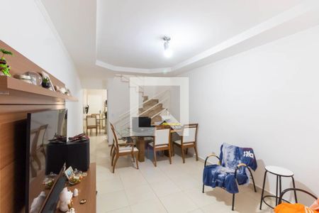 Sala de casa para alugar com 2 quartos, 75m² em Jardim Fernandes, São Paulo