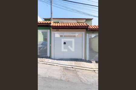 Casa para alugar com 75m², 2 quartos e 2 vagas Casa para alugar com 75m², 2 quartos e 2 vagasFachada