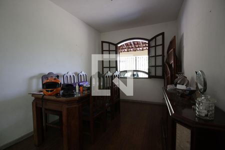 Casa à venda com 250m², 3 quartos e 3 vagasSala