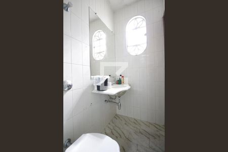 Casa à venda com 250m², 3 quartos e 3 vagasBanheiro 2