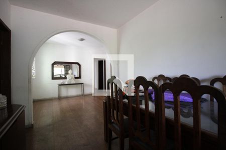 Sala de casa à venda com 3 quartos, 250m² em Alípio de Melo, Belo Horizonte