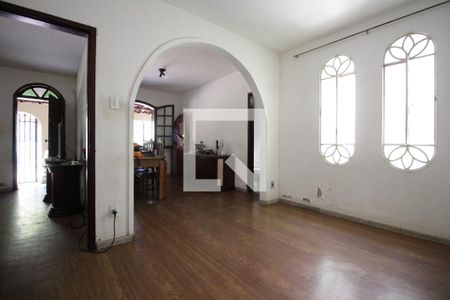 Sala de casa à venda com 3 quartos, 250m² em Alípio de Melo, Belo Horizonte