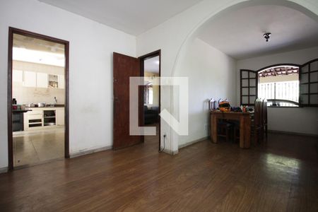 Sala de casa à venda com 3 quartos, 250m² em Alípio de Melo, Belo Horizonte