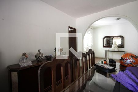 Sala de casa à venda com 3 quartos, 250m² em Alípio de Melo, Belo Horizonte