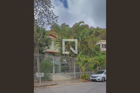 Casa para alugar com 491m², 4 quartos e 6 vagasFachada