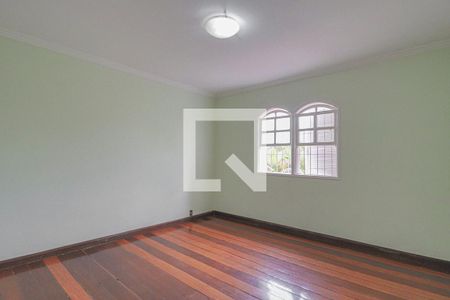 Casa para alugar com 491m², 4 quartos e 6 vagasSuíte 2