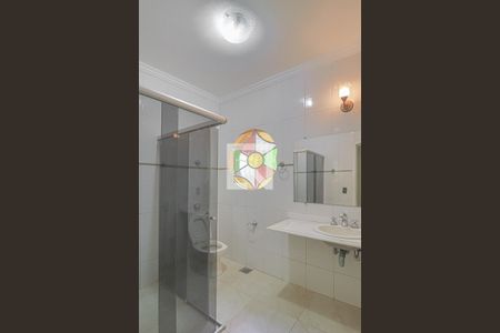 Casa para alugar com 491m², 4 quartos e 6 vagasBanheiro do Corredor