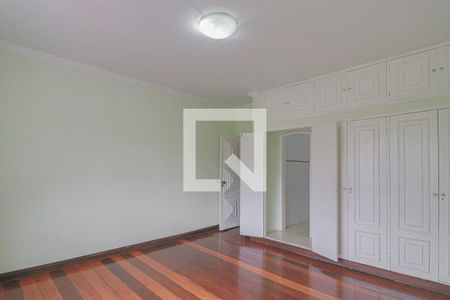 Casa para alugar com 491m², 4 quartos e 6 vagasSuíte 2